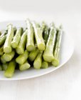 Lanças de espargos verdes cozidos — Fotografia de Stock