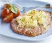 Gammon with pineapple and cheese — Stock Photo