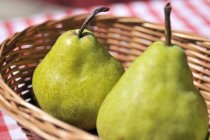 Duas peras verdes — Fotografia de Stock
