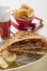 Blt Sandwiches mit gebratenen Chips — Stockfoto