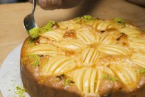 Saupoudrer de gâteau aux pommes — Photo de stock