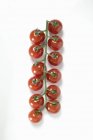 Tomates cerises fraîches mûres — Photo de stock