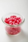 Маленькие розовые конфеты — стоковое фото
