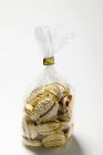 Карамельные конфеты в сумке — стоковое фото