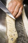 Производство оливкового хлеба — стоковое фото