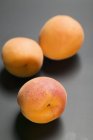 Fresh ripe apricots — Stock Photo