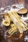 Frische rohe hausgemachte Pasta — Stockfoto