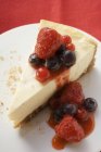 Piece of cheesecake with berries — Stock Photo
