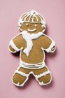 Closeup view of gingerbread man decorated with white icing — Stock Photo
