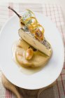 Rochebaron з смаженим груші — стокове фото