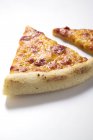 Tranches de pizza Margherita — Photo de stock