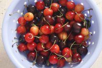 Sweet ripe cherries — Stock Photo