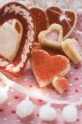 Biscoitos em forma de coração variados — Fotografia de Stock