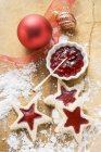 Linzer biscuits with jam — Stock Photo