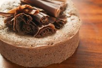 Шоколадний торт з шанувальниками — стокове фото