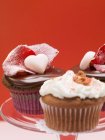 Ассорти кексы на День Святого Валентина — стоковое фото