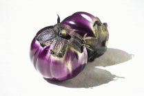 Fresh and ripe eggplants — Stock Photo