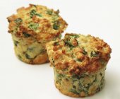 Muffins mit Käse und Spinat — Stockfoto