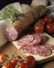 Spanische Salami in Scheiben geschnitten — Stockfoto