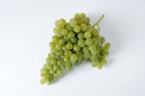 Свіжий стиглий зелений виноград — стокове фото