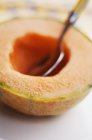 Ausgehöhlte Kantaloupe-Melone — Stockfoto