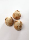 Rollos de pan recién horneados - foto de stock