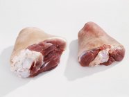 Hocks de cerdo crudos frescos - foto de stock