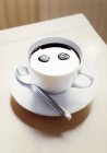 Чашка черного кофе — стоковое фото