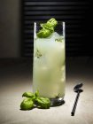 Gin and basil cocktail — Stock Photo
