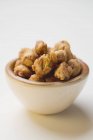Запеченные орехи макадамии — стоковое фото