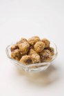 Gebackene Macadamia-Nüsse mit Zucker — Stockfoto