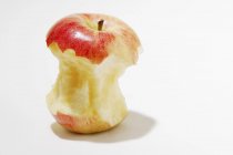 Червоне яблуко core — стокове фото