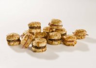 Mini saucisses et sandwichs — Photo de stock