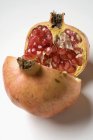 Ripe halved pomegranate — Stock Photo