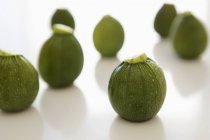 Mini zucchine rotonde verdi — Foto stock