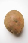Сырой красный картофель — стоковое фото