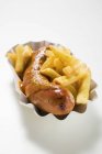 Колбаса из карривурста с кетчупом и карри — стоковое фото
