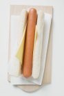Hot dog con queso - foto de stock