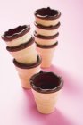 Crème glacée trempée au chocolat — Photo de stock