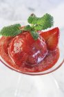 Strawberry sorbet with mint — Stock Photo
