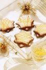 Рождественское печенье в форме звезды — стоковое фото