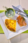 Triangolo di patate Rosti con salmone — Foto stock