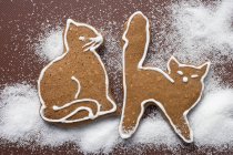 Two gingerbread cats — Stock Photo