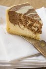 Pedaço de cheesecake mármore — Fotografia de Stock