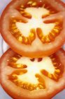 Zwei Tomatenscheiben — Stockfoto