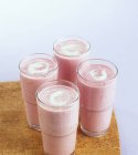 Batidos de yogur de frambuesa - foto de stock