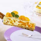 Morceau de gâteau à l'orange mandarine — Photo de stock