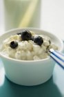 Cottage cheese with blueberries — Stock Photo