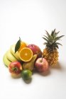 Асортимент свіжих фруктів — стокове фото
