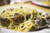 Spaghetti con vongole — Foto stock